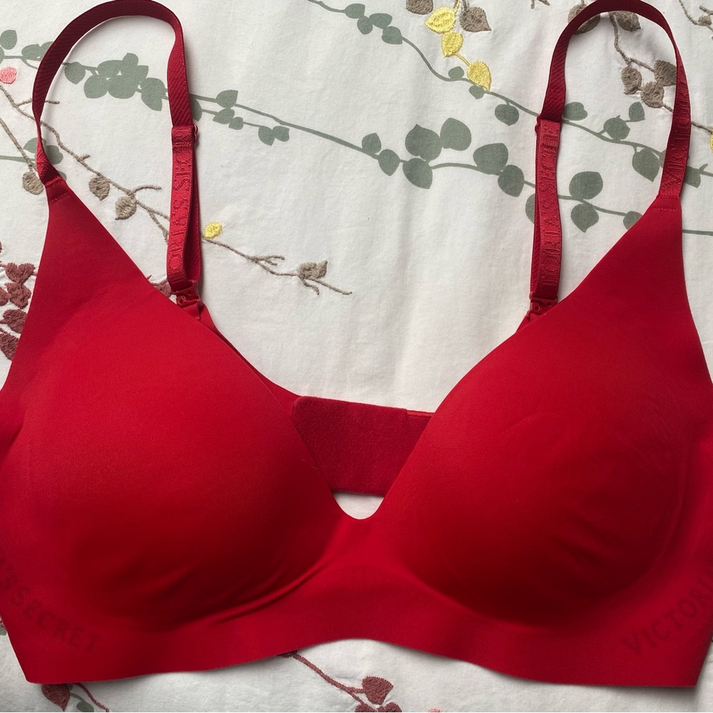 Victoria's Secret Bare push-up wireless comfort bra. Size small, color red.